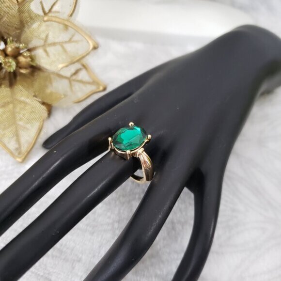 Jewelry Bundle Lot of 5 Green and Gold Tone Jewelry - Picture 6 of 12